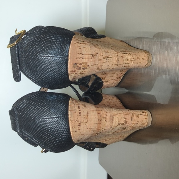 Qupid Black Criss-Cross Laser Cut Platform Wedge Open-Toe Women's Size 6.5* - Picture 4 of 5